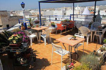 Pensión Al - Local Bicuar 3*